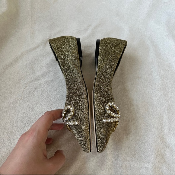 Larroudé Lee Crystal-Embellished Lure Flats in Gold Size 6.5 NWOT - Picture 7 of 9